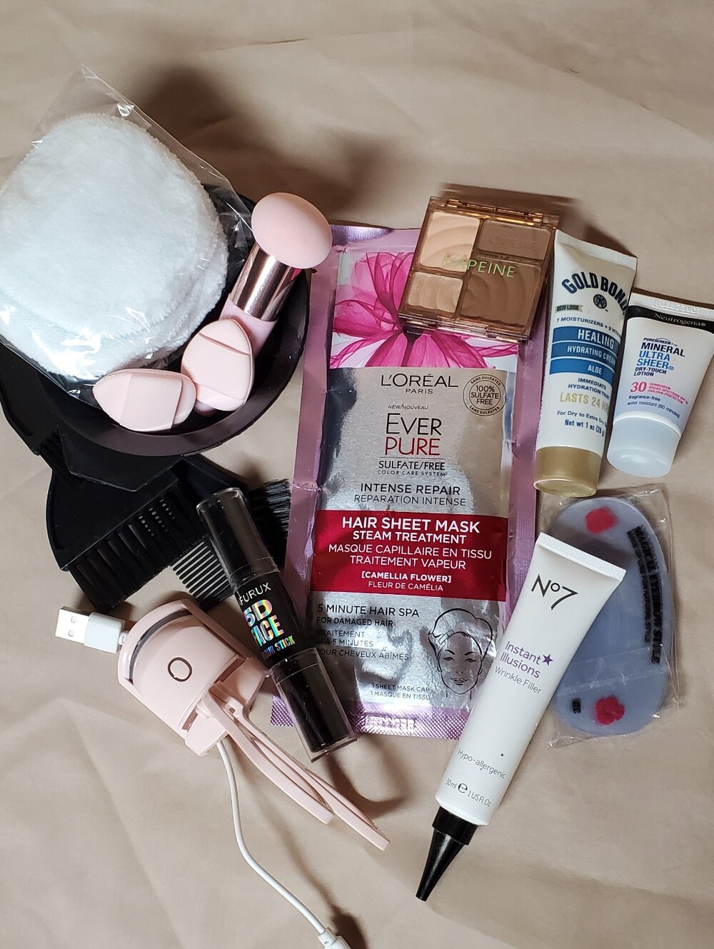 Value-Packed Beauty & Skincare Bundle! Featuring high-end pieces like "No 7"
